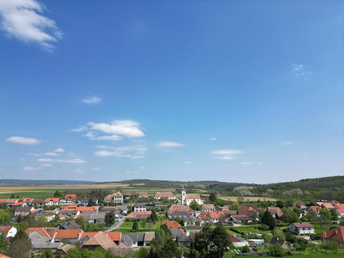 Weinkeller Roeschitz Roggendorf Exterior foto